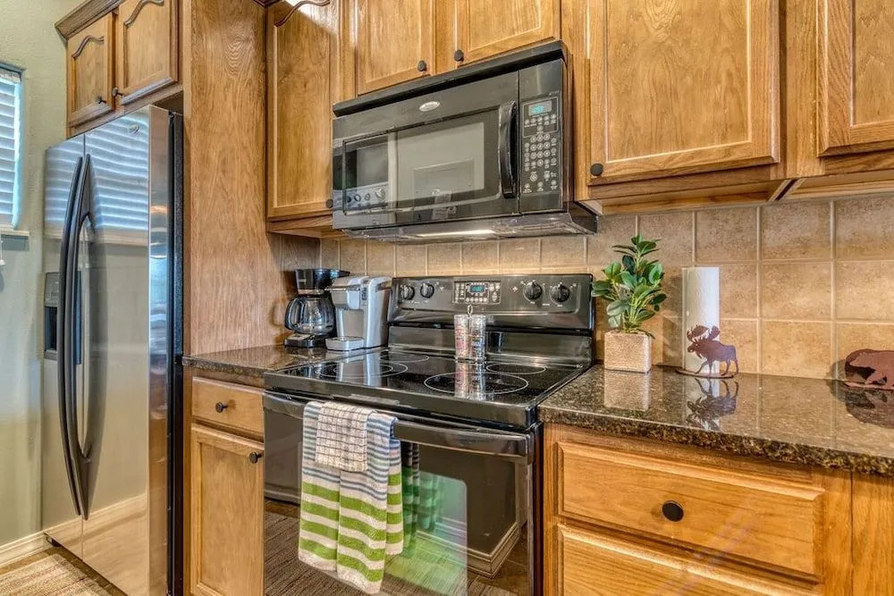 Majestic Lakeside Hideaway 2 Bedroom Condo