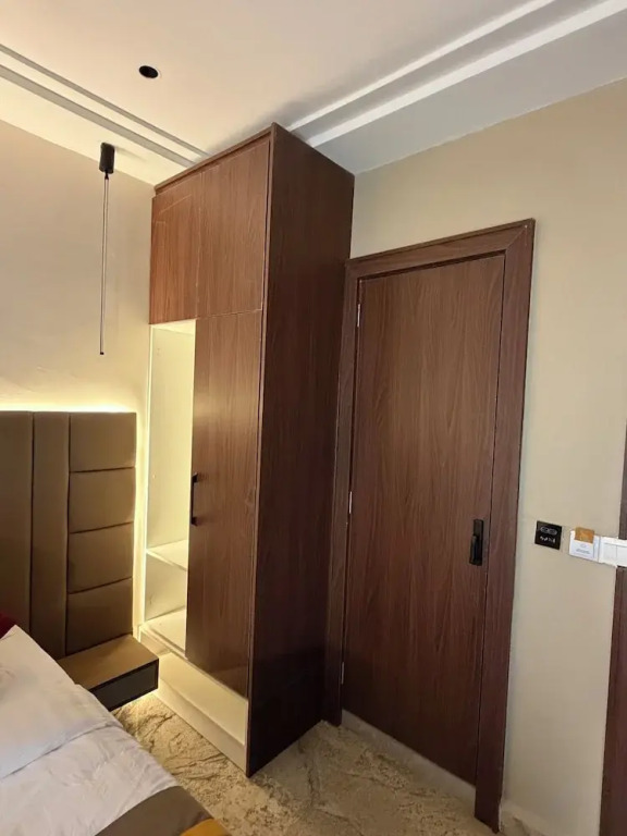 Raynez Resort