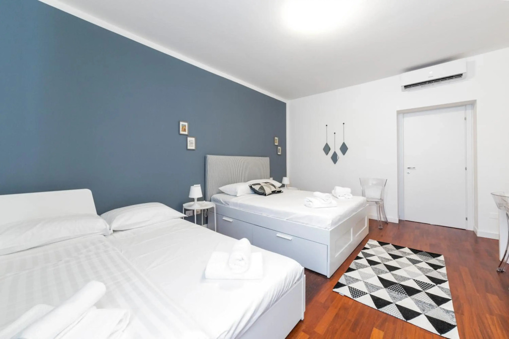 Roomy Apartment X6 close to Subway!