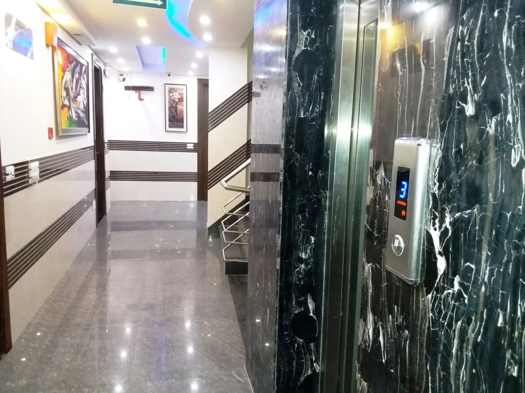 NEW RANOVATED Hotel Station View Opposite New Delhi Railway