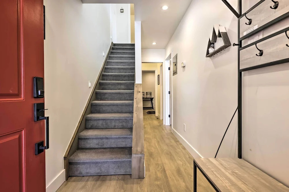 Chic Condo w/ Fireplace: Walk to Main St Frisco!