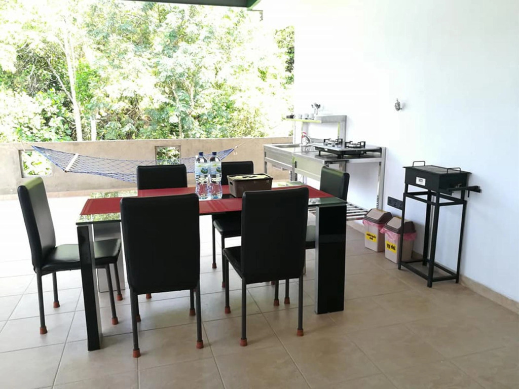 Thilini Tour INN