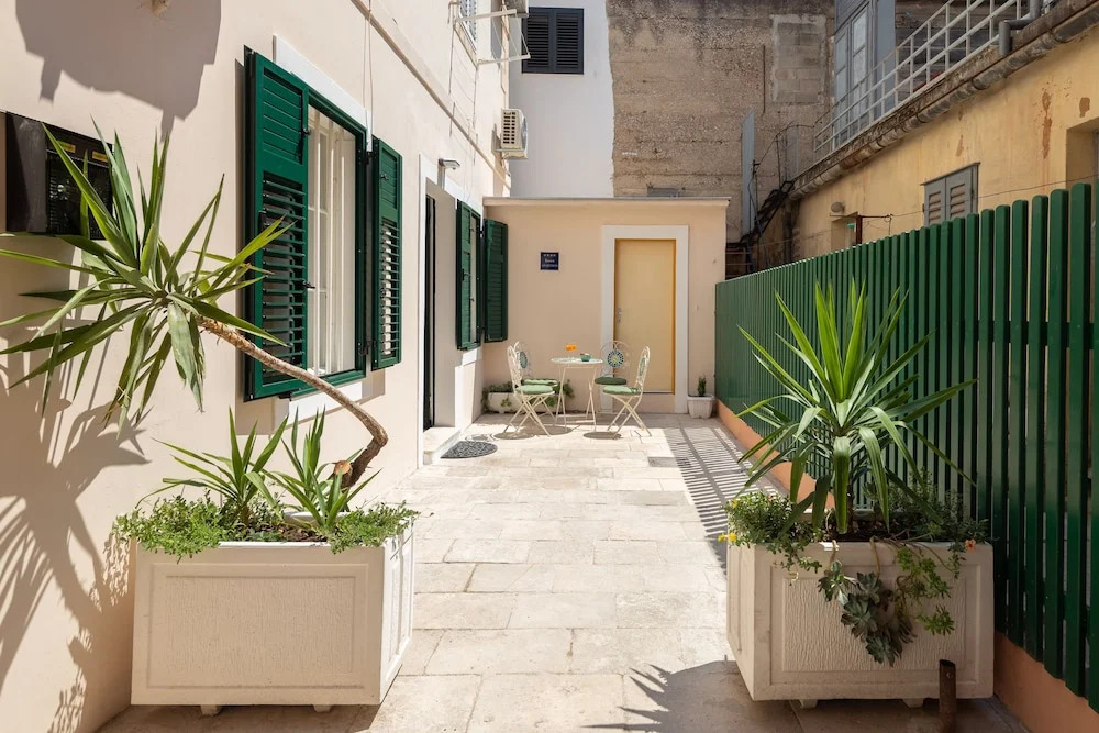 Luxury apartment Toni with patio in the heart of Split