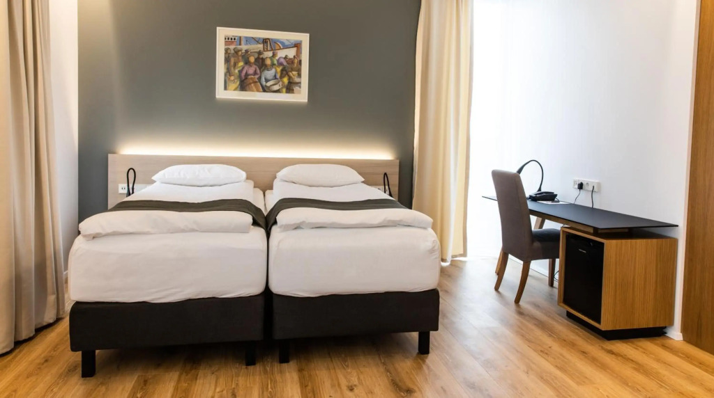 Hotel South Coast