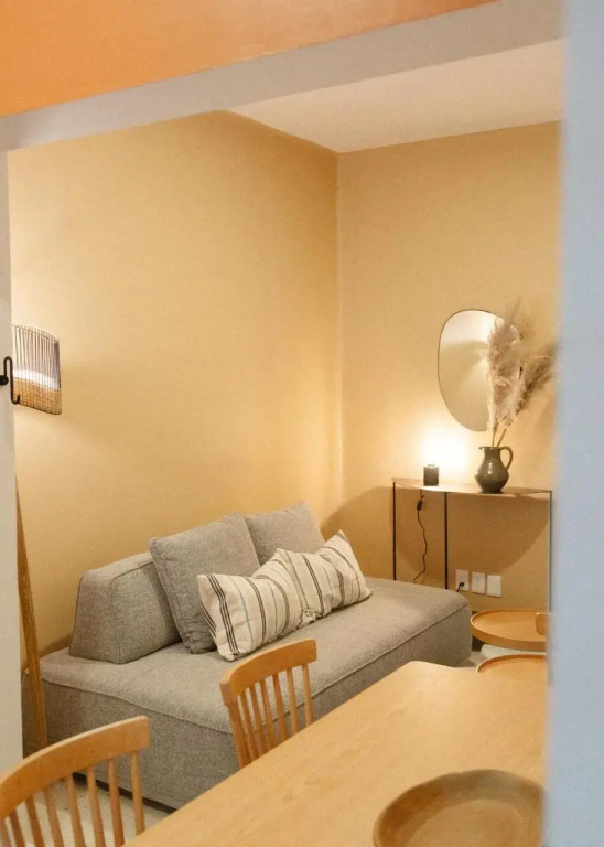 Mr. W Kin Pech - 1 Amazing 2BR, Designer's Choice