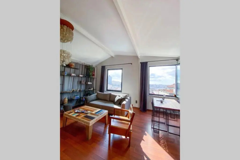 Unique LOFT with 2 BR, 2 Terraces and Amazing 360 Views!