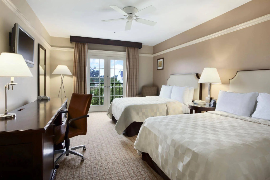 DoubleTree by Hilton New Bern - Riverfront