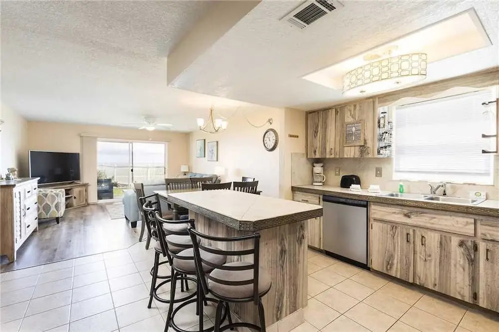 Starboard Light 1 - Two Bedroom Condo