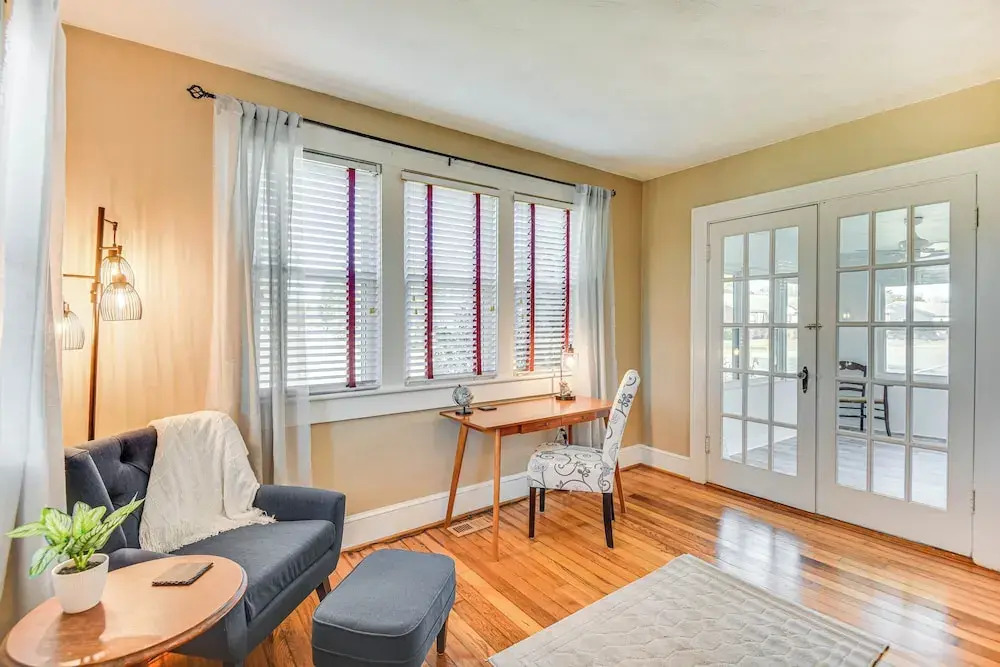 Charming Smithfield House: Walk to Downtown!