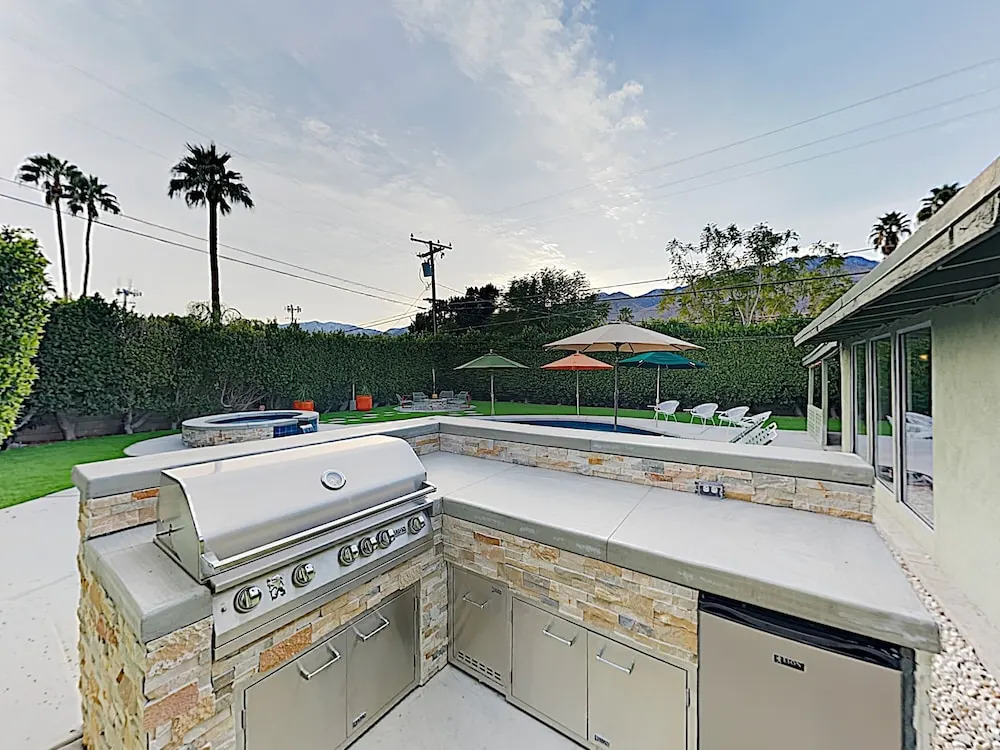 3BR 3BA Stylish House with Pool Palm Springs by RedAwning