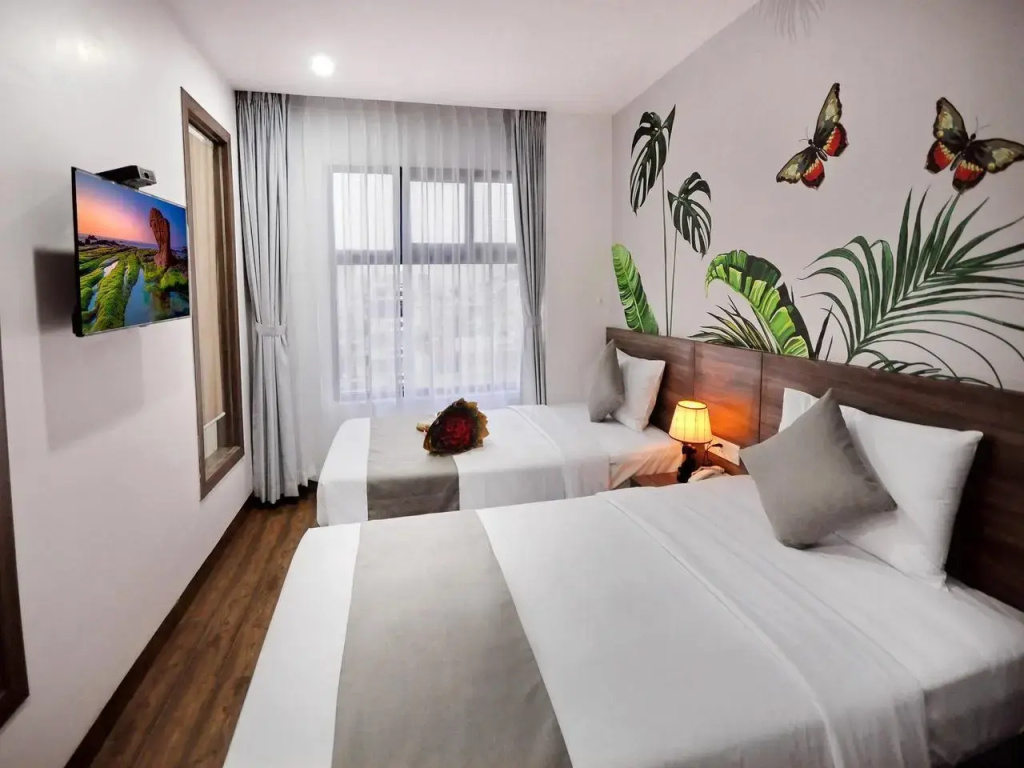 Mega Light Hotel