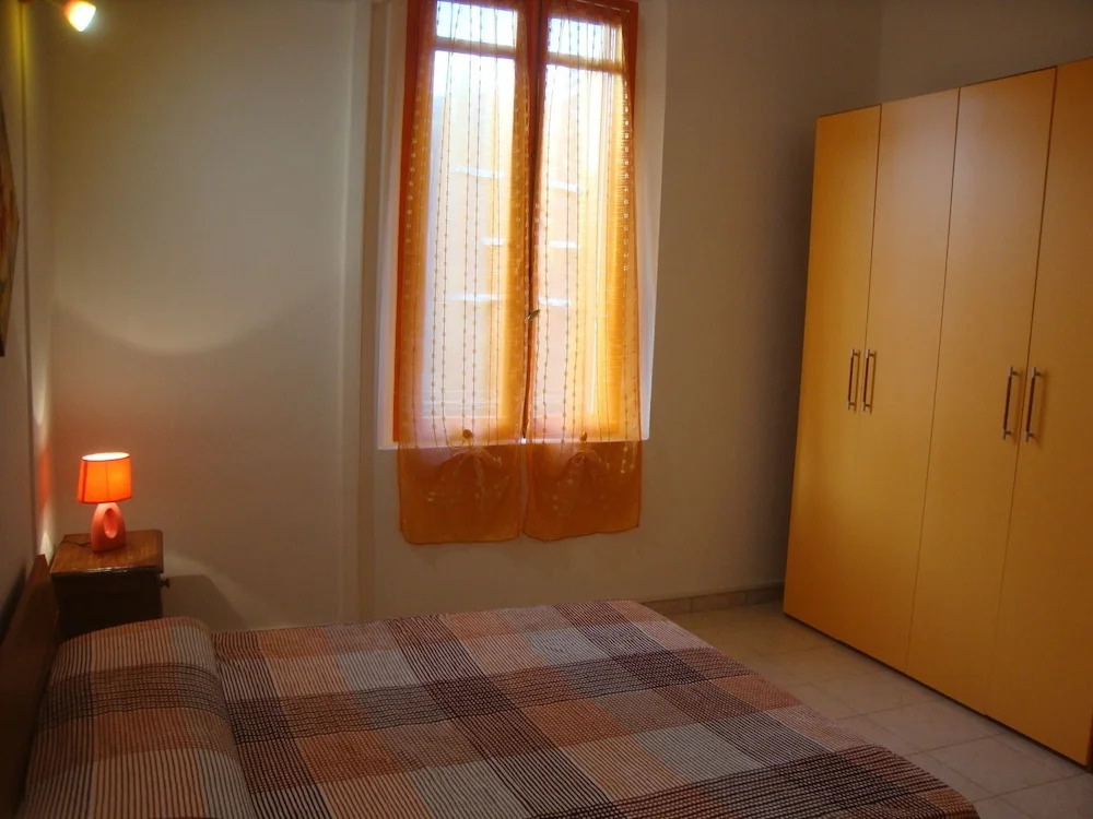 Lucrezia house