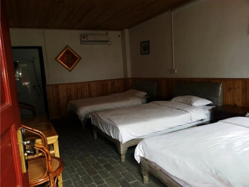 Yangshuo Dahuwai Camps Hotel