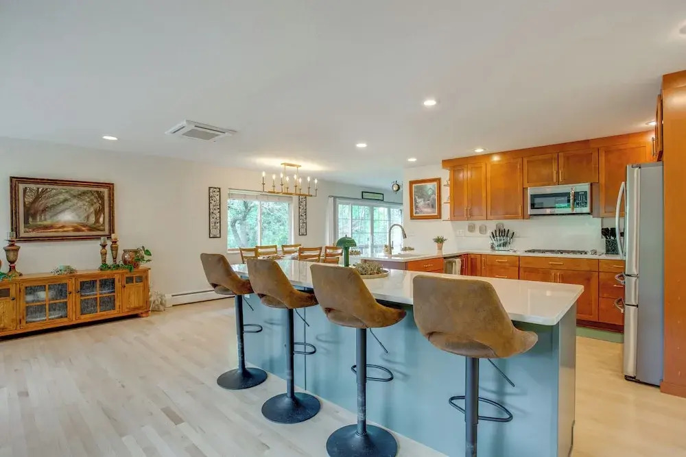 Modern Creekside Home: 9 Mi to Downtown Denver