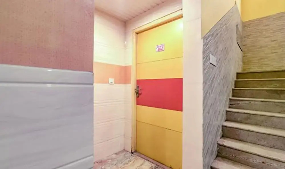 Fabhotel Comfort Inn