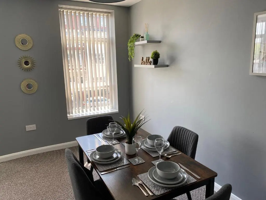 Blackpool Sleepover Apartment 4 Free Parking Sleeps 6