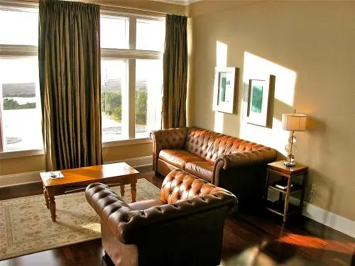 Oasis Suites Hotel