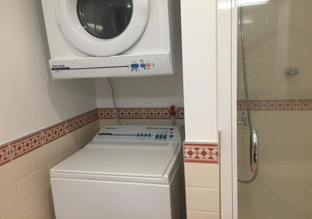 Spacious 3-Bed Waterfront Apartment