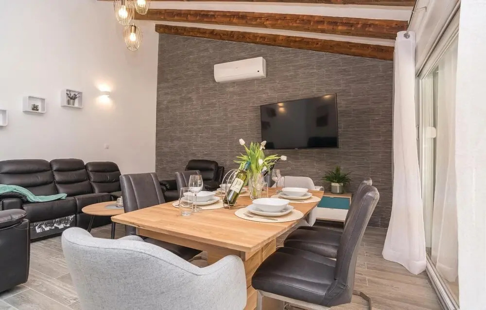 Amazing Home in Pakostane With 2 Bedrooms, Wifi and Outdoor Swimming Pool
