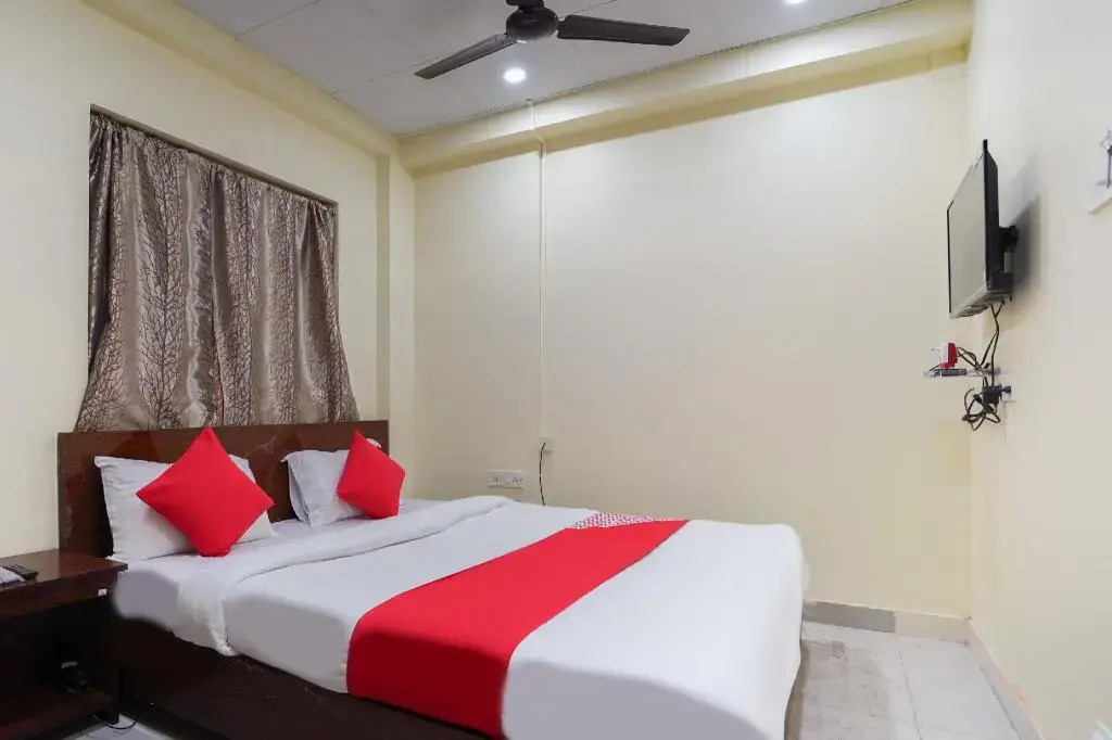 Hotel Amaze by OYO Rooms