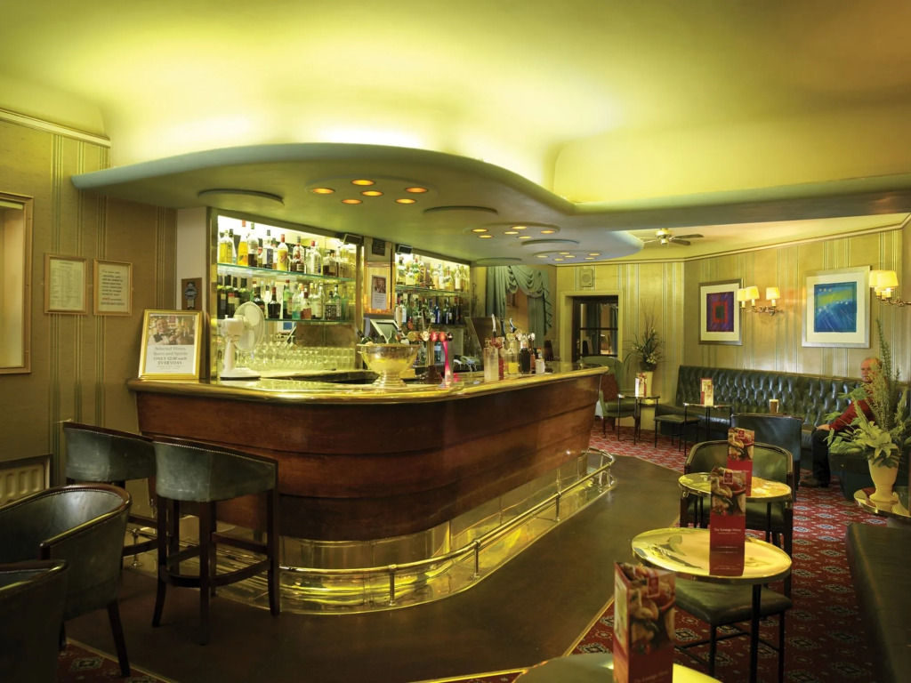 Royal Hotel