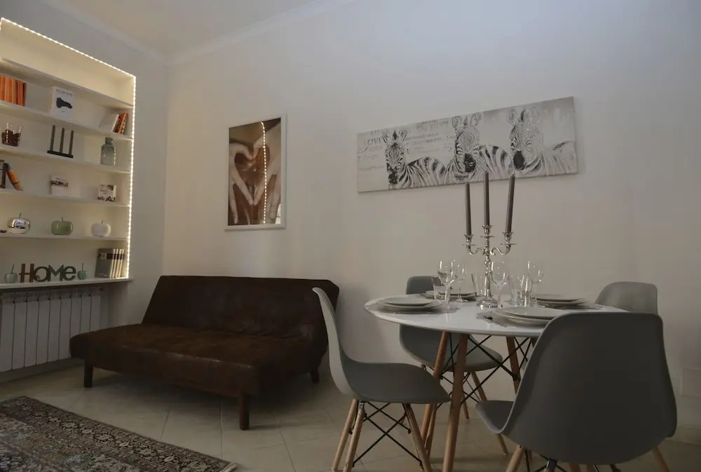 House & The City - Vatican Apartments