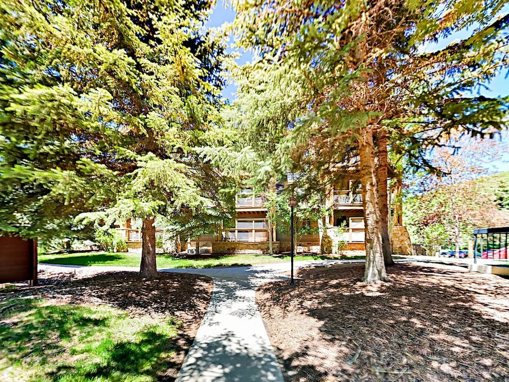 950 Park Avenue Condo #234 2 Bedrooms 2 Bathrooms Condo