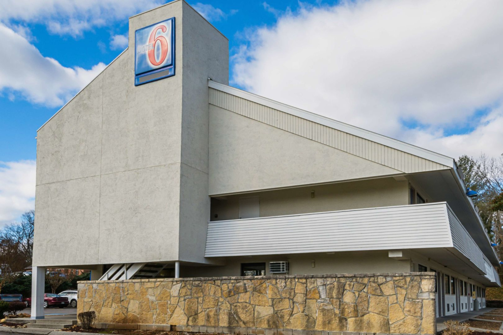 Motel 6-Knoxville, TN - North
