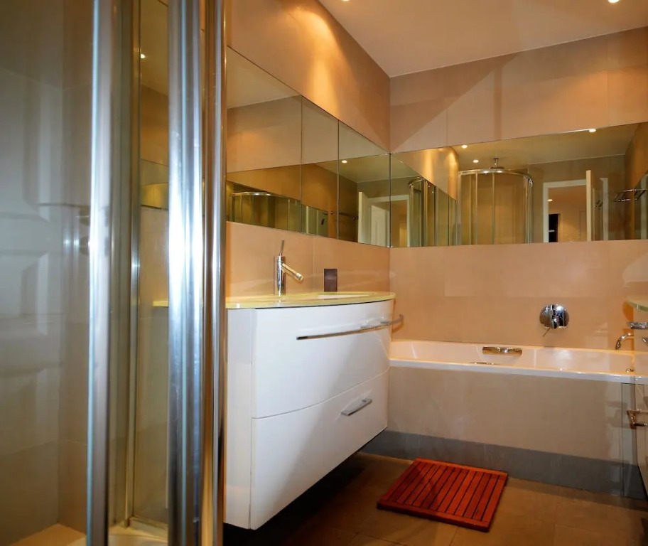 Wonderful seafront Apartment - 3-bedroom