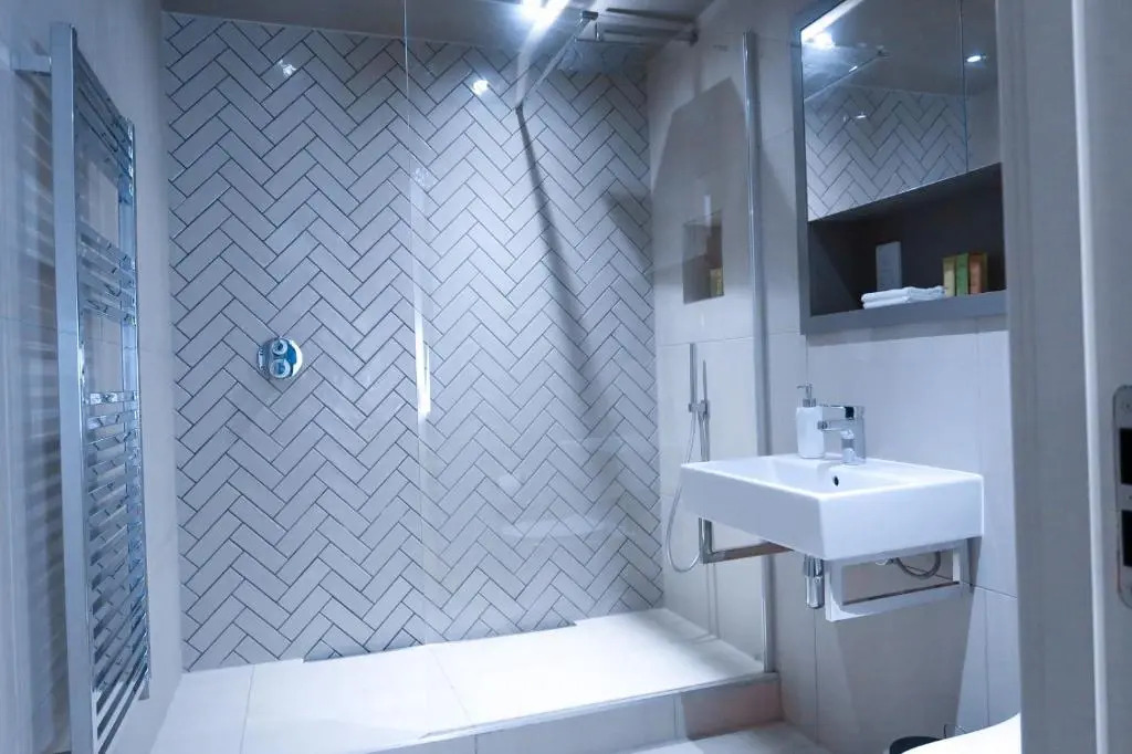 City Centre Luxury studio apartment suite with garden view