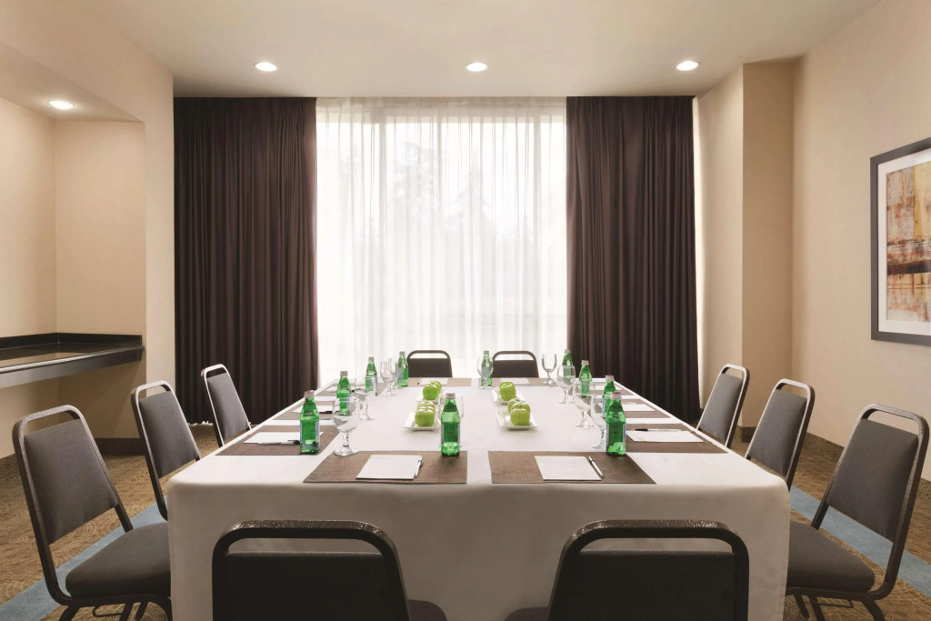 Radisson Hotel Fresno Conference Center