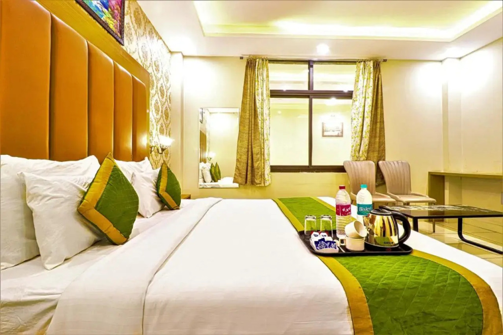 The Glory Hotel