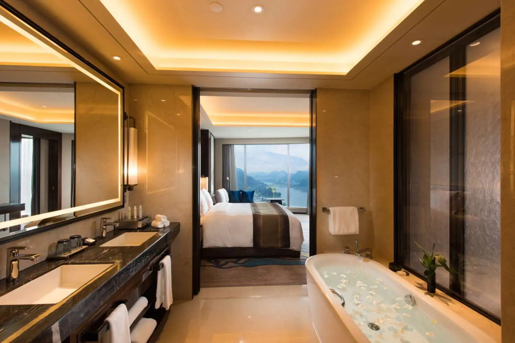 DoubleTree by Hilton Hotel Anshun