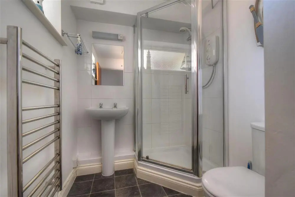 4 Bay View Court
