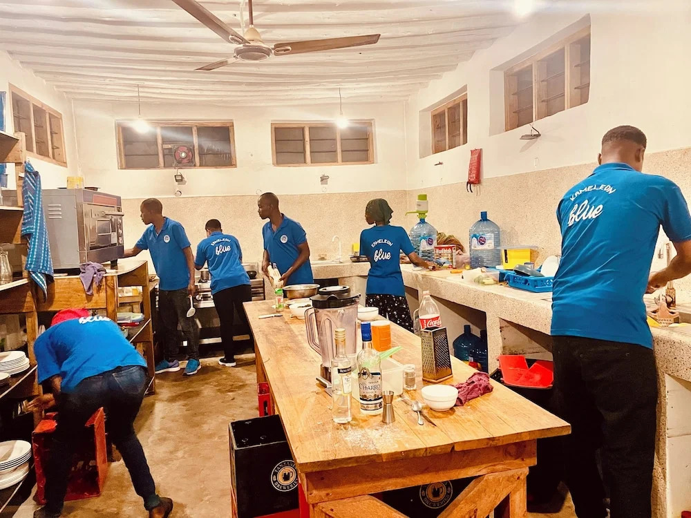 Kameleon Blue Arts Lodge