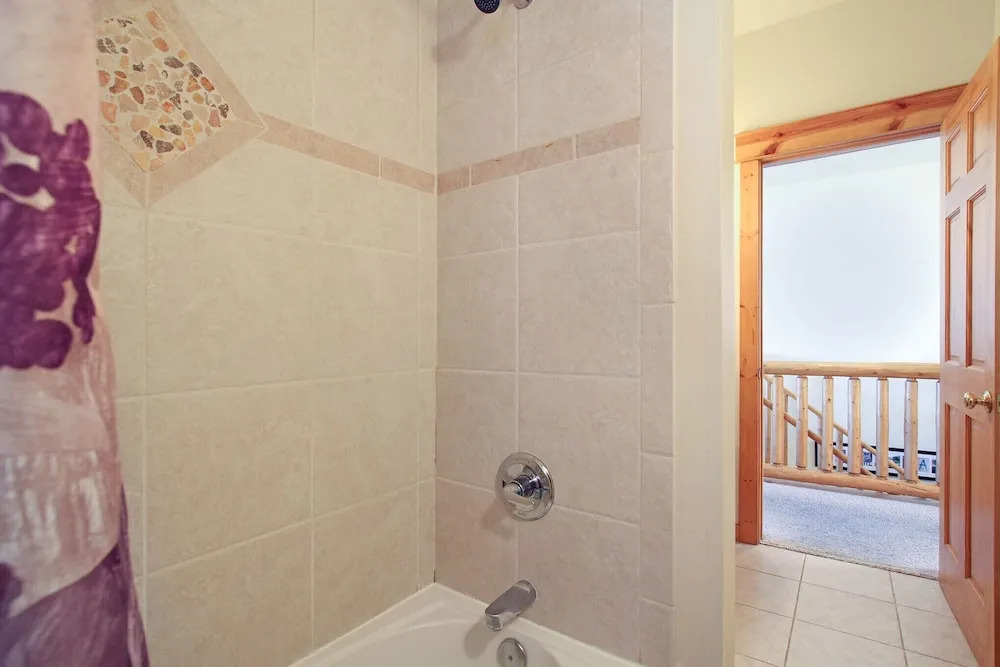 Nisa Mountain 36 2 Bedroom Condo by RedAwning