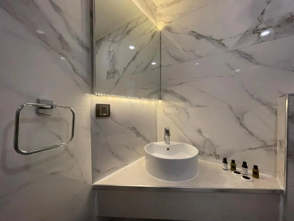 Le Luxe Suites Hotel