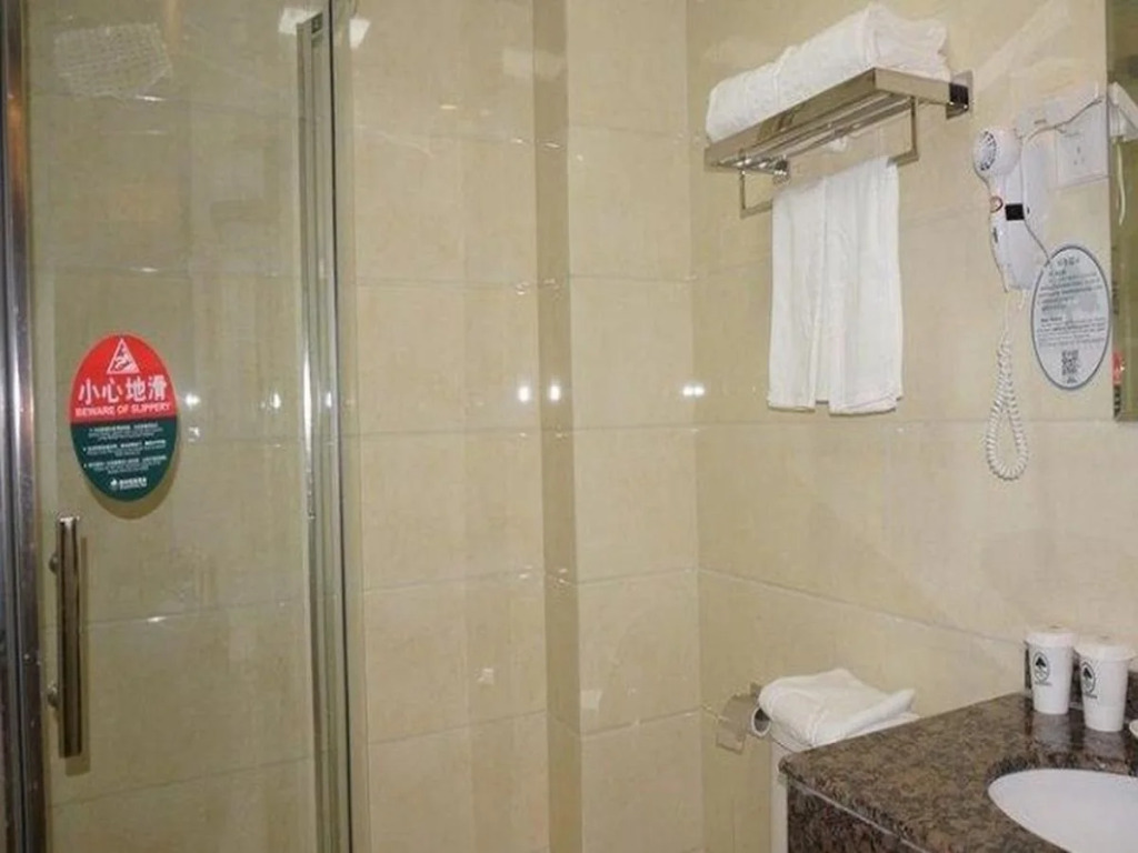 Greentree Inn Shandong Jinan Shanda Road Technology Markets Business Hotel