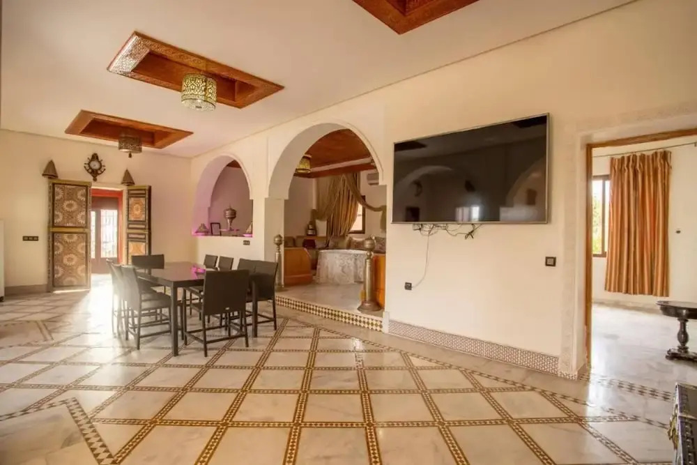 Villa Familiale De 5 Chambres Avec Piscine