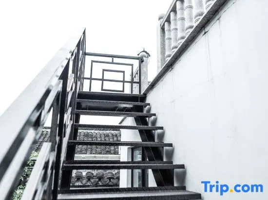 Zhuxing Yaju Hostel