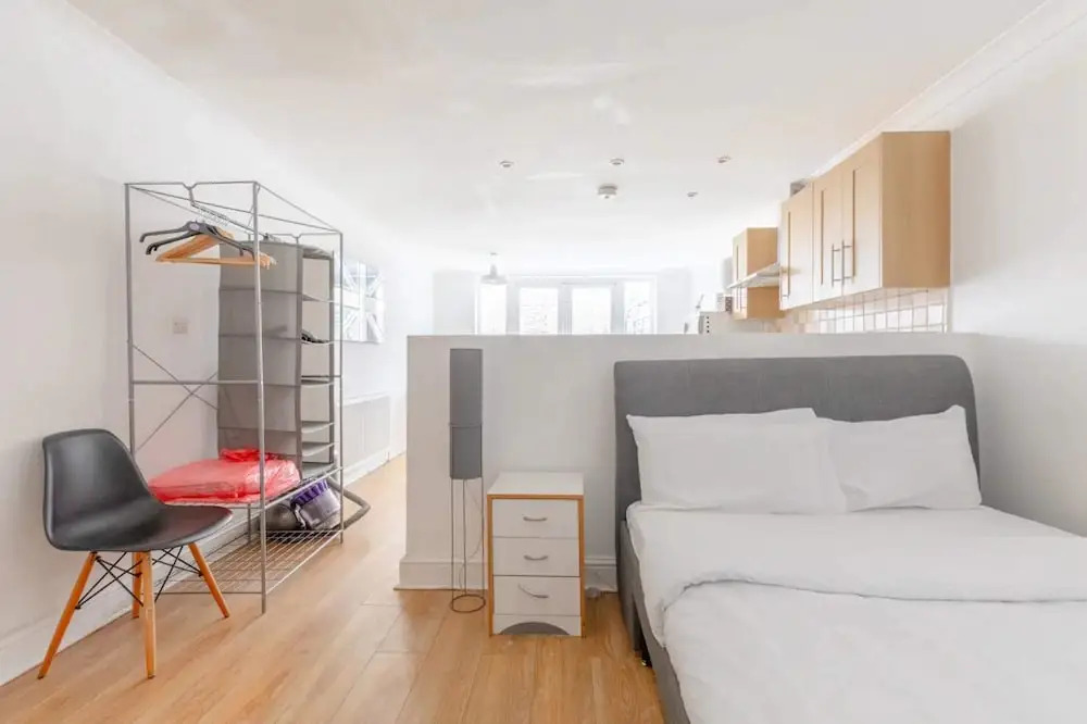 Studio W/private Patio Heart of Brixton, London!