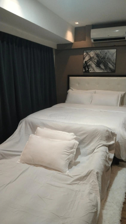 A2J Luxury BGC 2BR Loft Near Malls, Burgos Circle