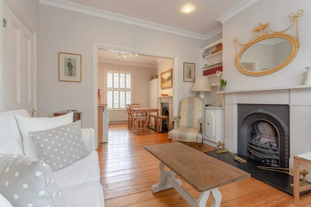 Charming Two Bedroom Home in West London