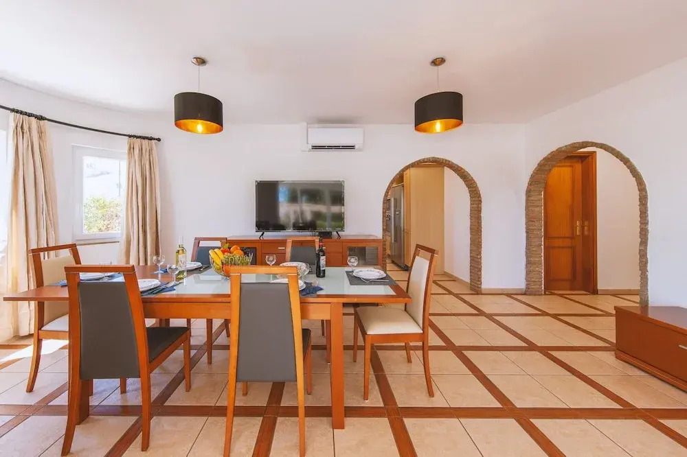 Villa Haven - com jacuzzi e BBQ em Lagoa