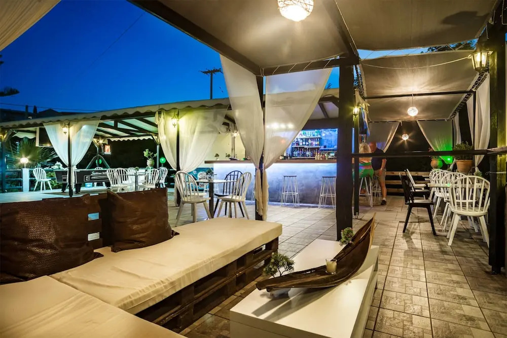 Amarylis Beachfront Studios