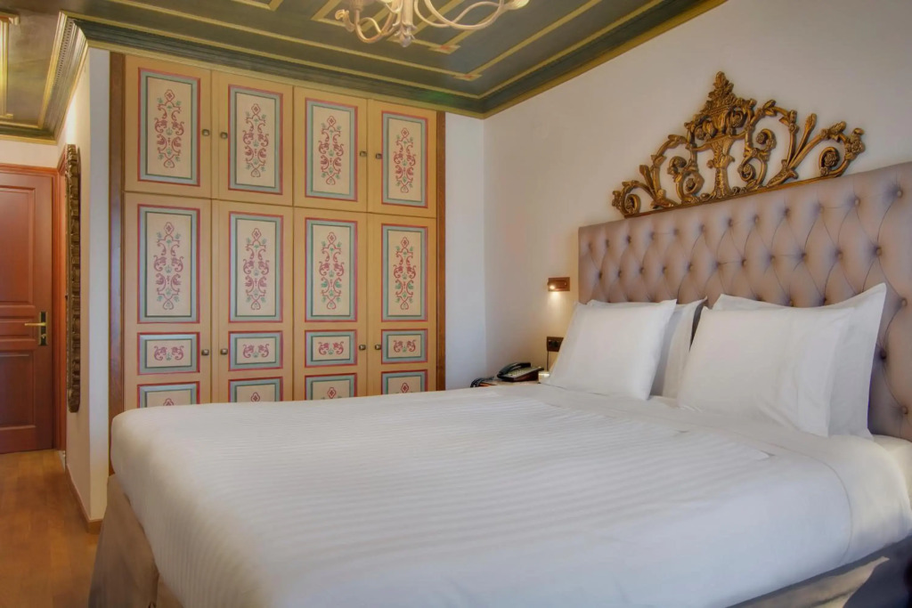 ARCHONTARIKI Historic Boutique Hotel