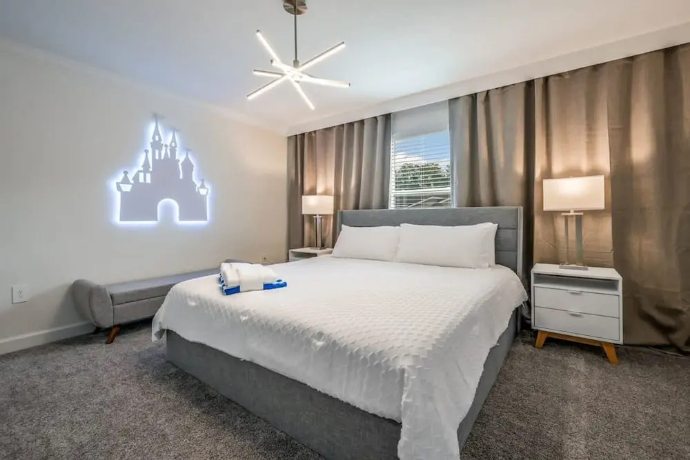 Ultimate Luxury Home-private Pool Themed Bedroom
