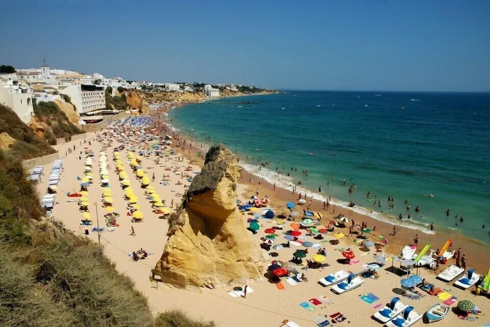 Bicos 303 - Shared Pool - 6 Guests - Albufeira