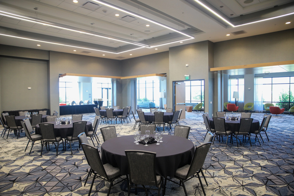Holiday Inn & Suites Cedar Falls-Waterloo Event Ctr by IHG