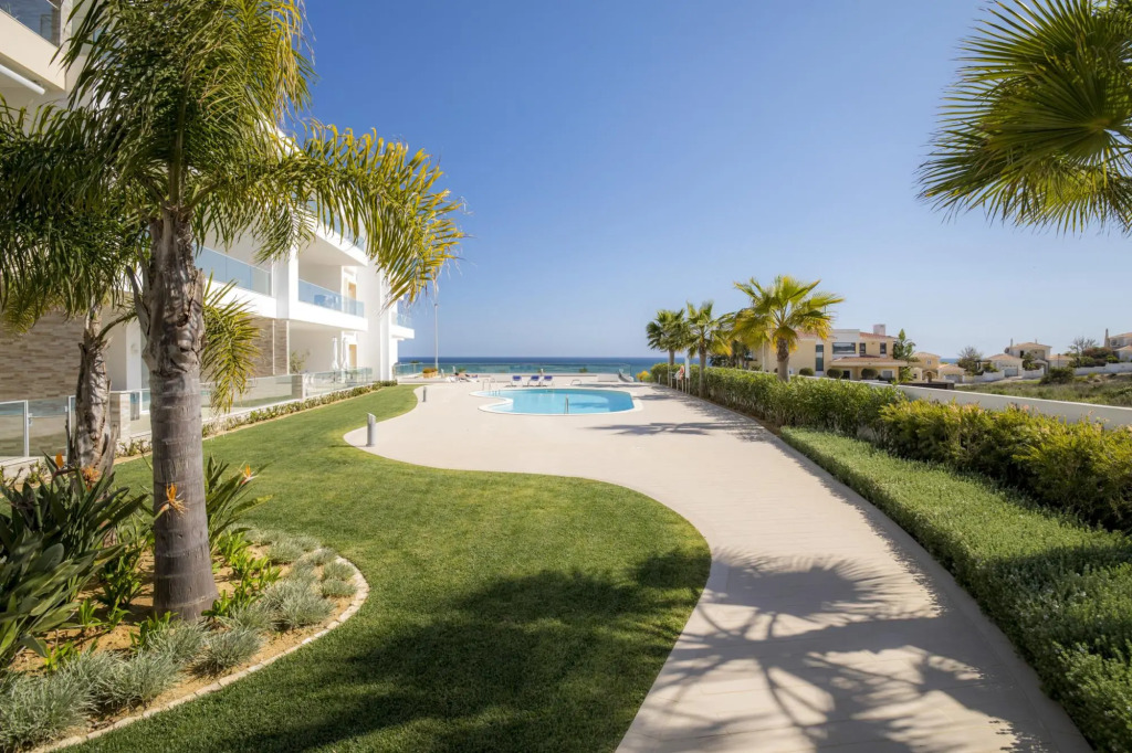 5 Beach View Apartment in Porto de Mos 150 metres from the beach!